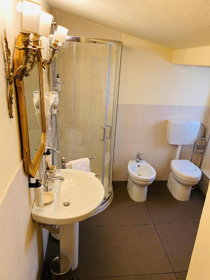 Palazzo Lari Sarzana Otel Dış mekan fotoğraf