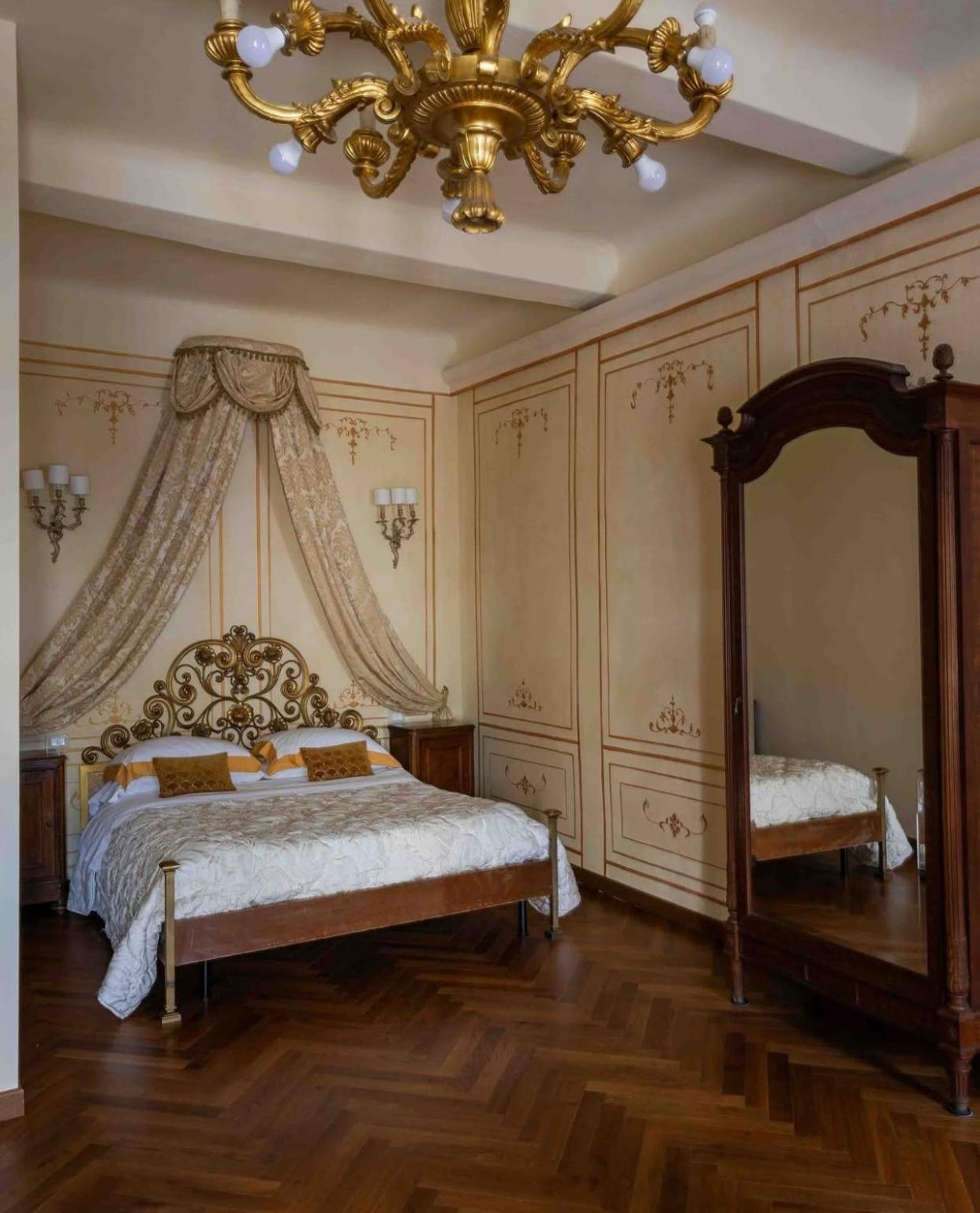 Palazzo Lari Sarzana Otel Dış mekan fotoğraf