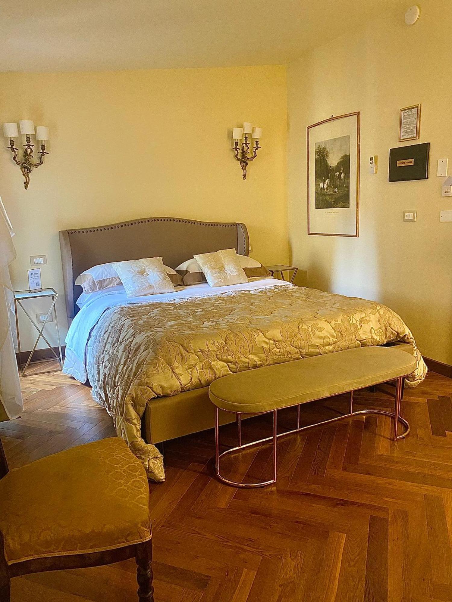 Palazzo Lari Sarzana Otel Dış mekan fotoğraf