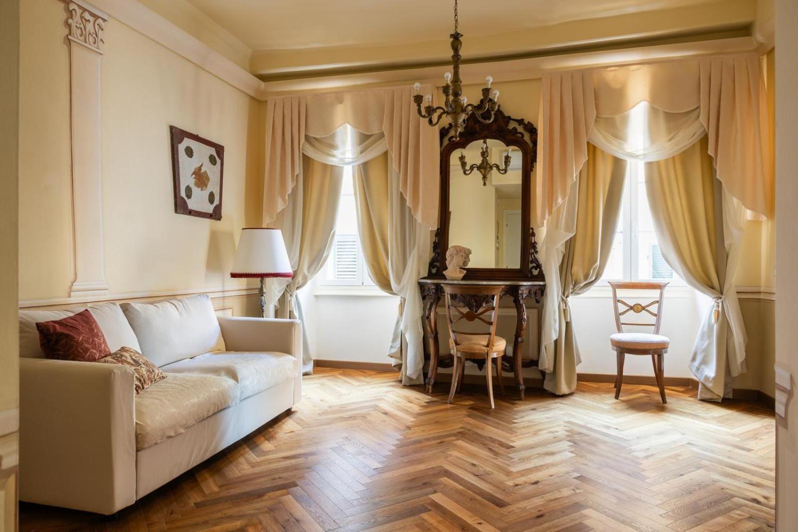 Palazzo Lari Sarzana Otel Dış mekan fotoğraf