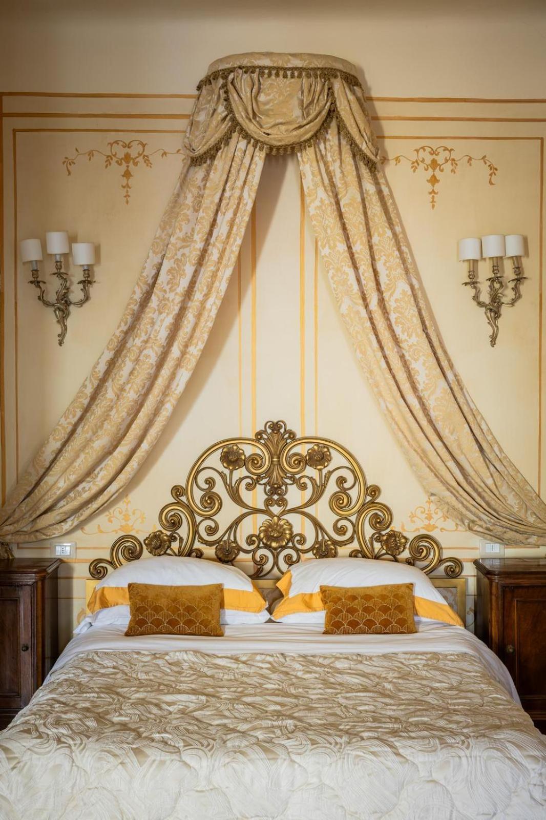 Palazzo Lari Sarzana Otel Dış mekan fotoğraf