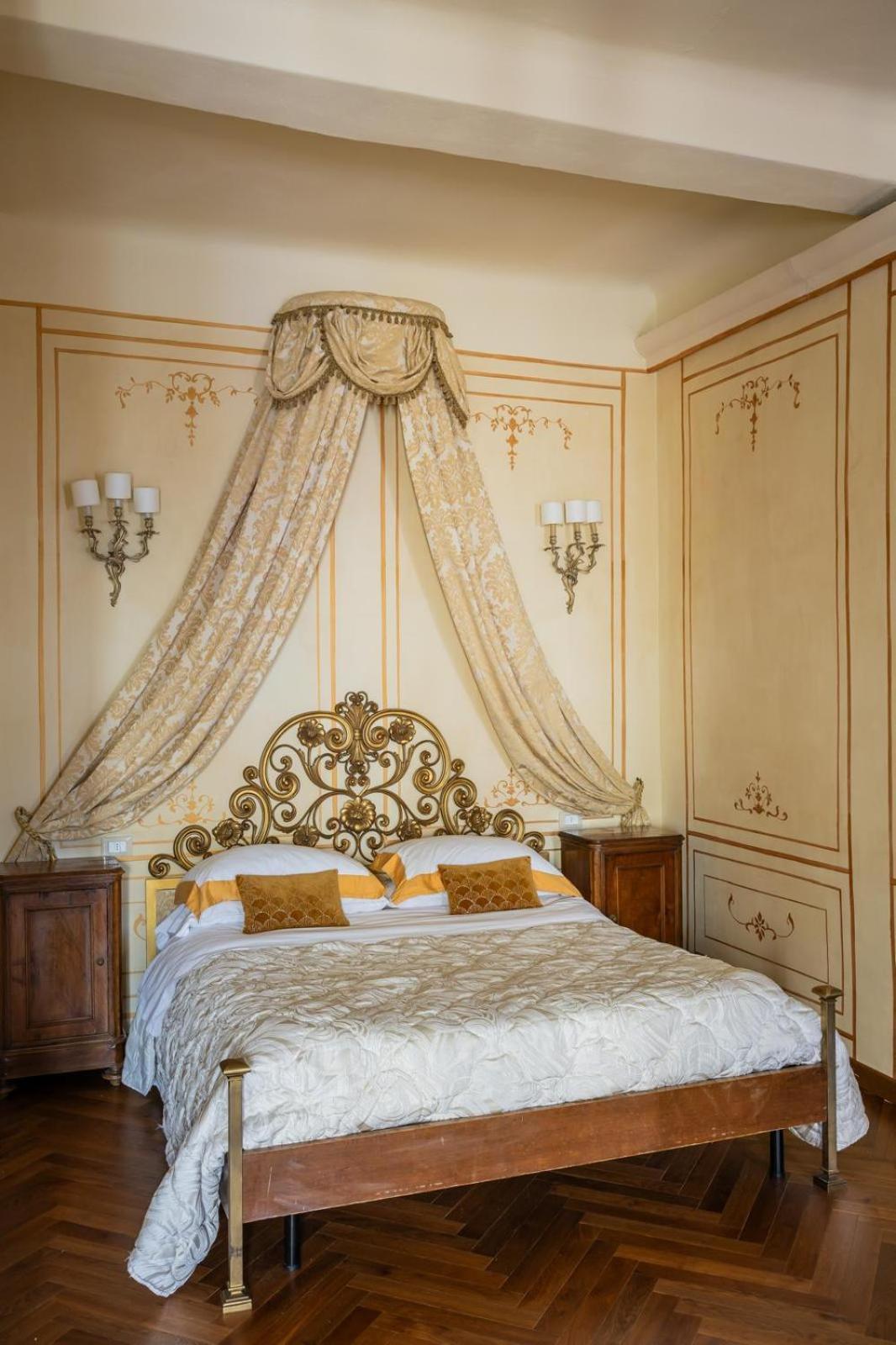 Palazzo Lari Sarzana Otel Dış mekan fotoğraf